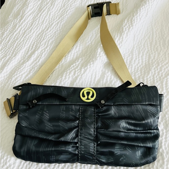 Lululemon belt bag - Picture 2 of 5